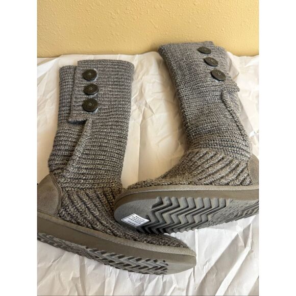 UGG Australia Classic Cardy Triple Button Gray Knit Boots – size 5 - Picture 9 of 9